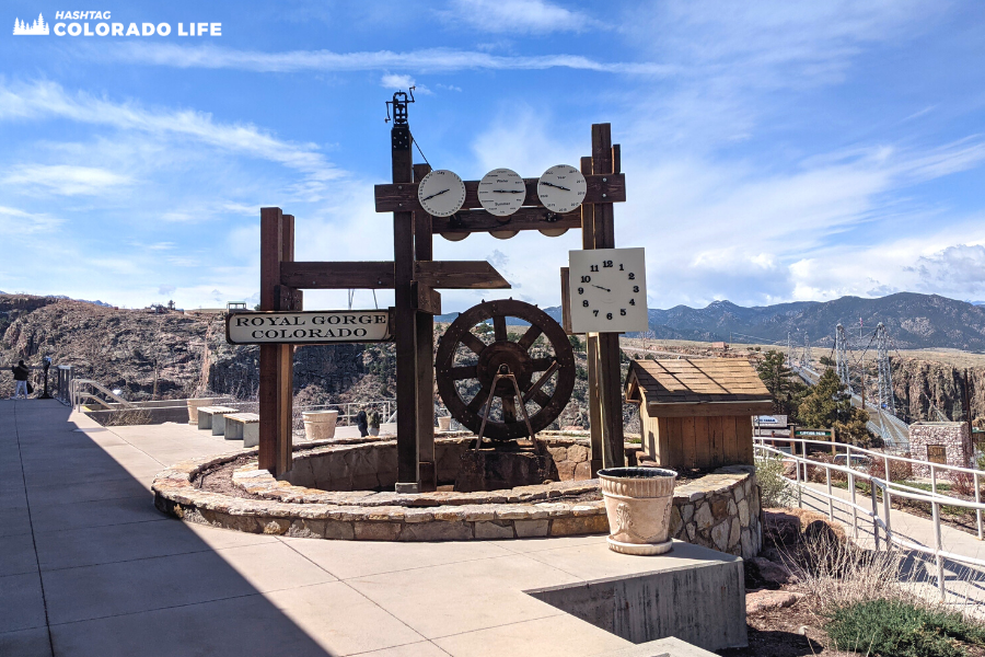 are dogs allowed at the royal gorge bridge