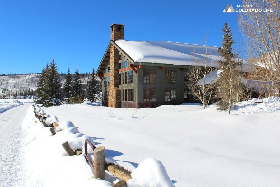 main-lodge-at-vista-verde-ranch