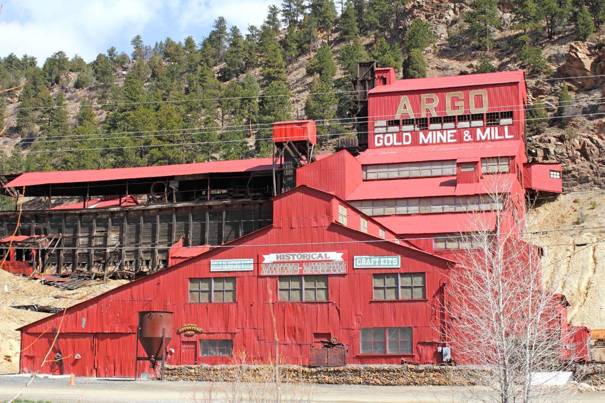 23 Terrific Things to Do in Idaho Springs 2023 (by a local)