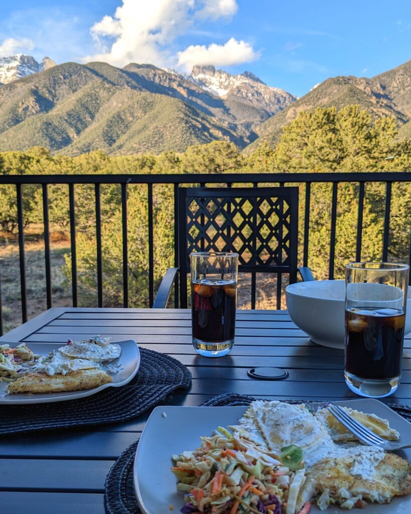 airbnb-crestone-colorado-balcony-mountain-views